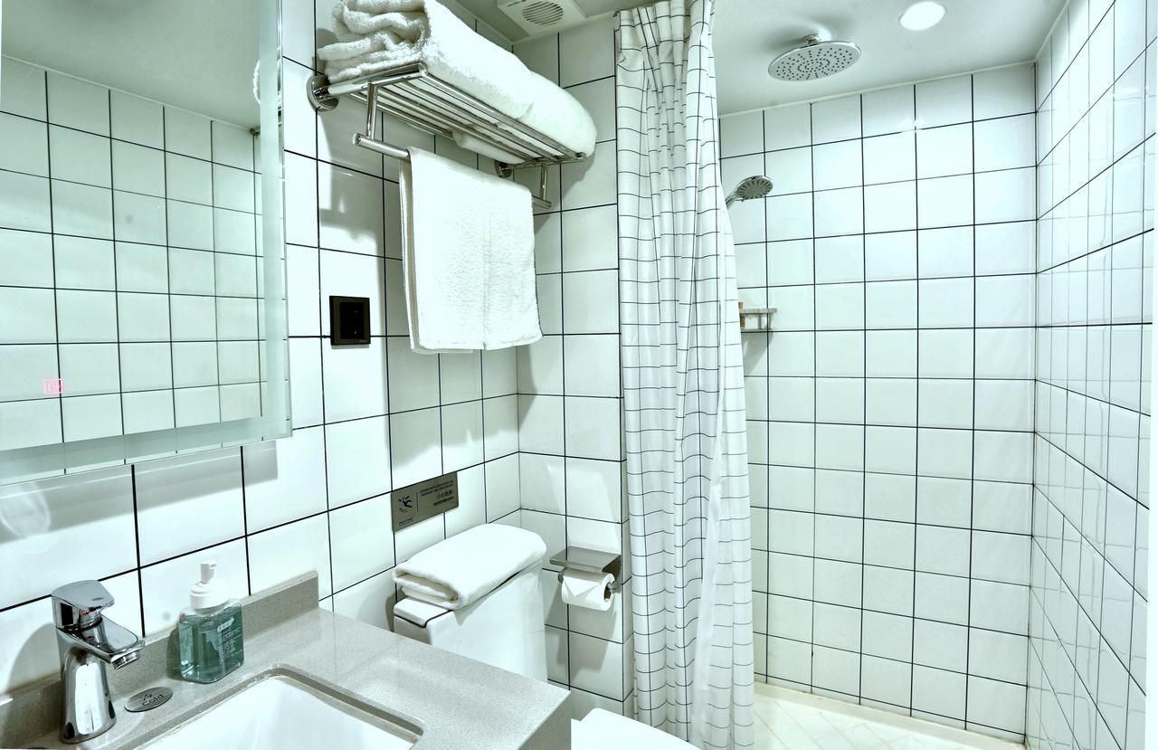 U Hotels Xintiandi เซี่ยงไฮ้ ภายนอก รูปภาพ